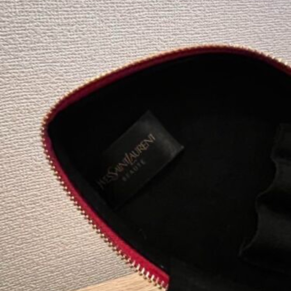 YSL 100% Authentic Faux Leather Hard Side Red Lip-Shape Makeup Case Brush Holder - Picture 9 of 14